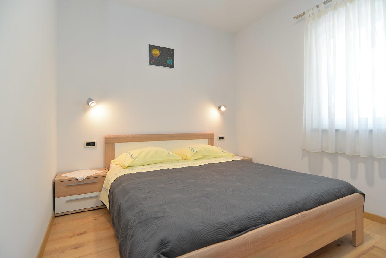 Apartments Elizabeta 1701 Fazana Exterior photo